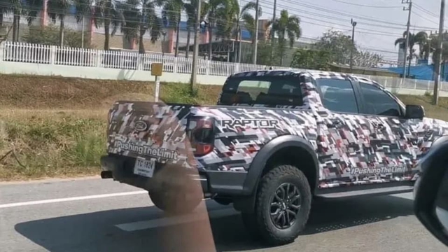 Ford Ranger Raptor 2022 bất ngờ xuất hiện tại Đông Nam Á, dự kiến ra mắt ngay đầu tháng sau - Ảnh 3.