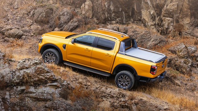 Ford Ranger 2022 khoe những công năng mới của mình hứa hẹn sẽ vượt trội hơn các đối thủ