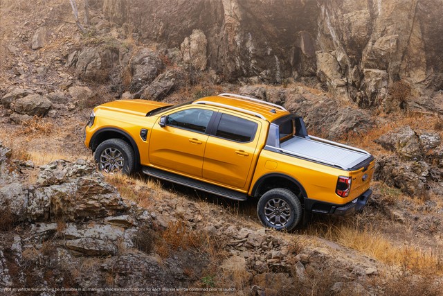 Ford Ranger 2022 khoe nhung cong nang moi cua minh hua hen se vuot troi hon cac doi thu