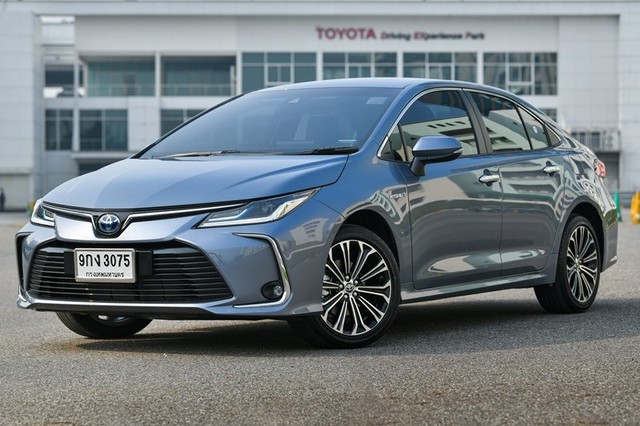 Đại lý nhận đặt cọc Toyota Corolla Altis 2022: Giá dự kiến từ 750 triệu đồng, 3 phiên bản, áp đảo công nghệ trong phân khúc - Ảnh 1.