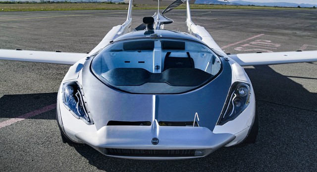 Chiếc ô tô động cơ BMW này có thể bay như máy bay, cứ tầm 1.000 km mới phải tiếp nhiên liệu - Ảnh 3.