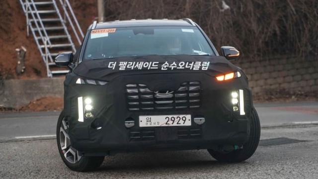 Hyundai Palisade 2022 tiếp tục để lộ cụm đèn mới và nội thất sang chảnh như Genesis GV80 - Ảnh 2.