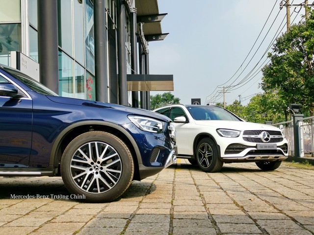 Mercedes-Benz GLC 2022 tại Việt Nam được nâng cấp thêm trang bị, giá bán tăng thêm từ 41 triệu đồng - Ảnh 5.