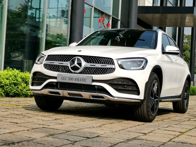 Mercedes-Benz GLC 2022 tại Việt Nam được nâng cấp thêm trang bị, giá bán tăng thêm từ 41 triệu đồng - Ảnh 3.