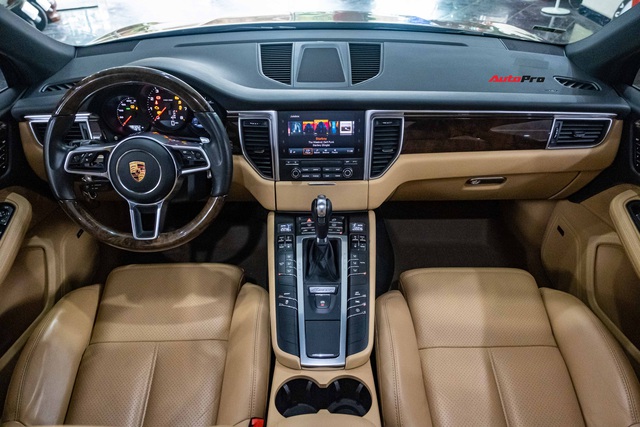 Sau 6 năm vận hành, Porsche Macan vẫn có giá bán lại gần 3 tỷ đồng - Ảnh 3. Sau 6 năm vận hành, Porsche Macan vẫn có giá bán lại gần 3 tỷ đồng - Ảnh 3.