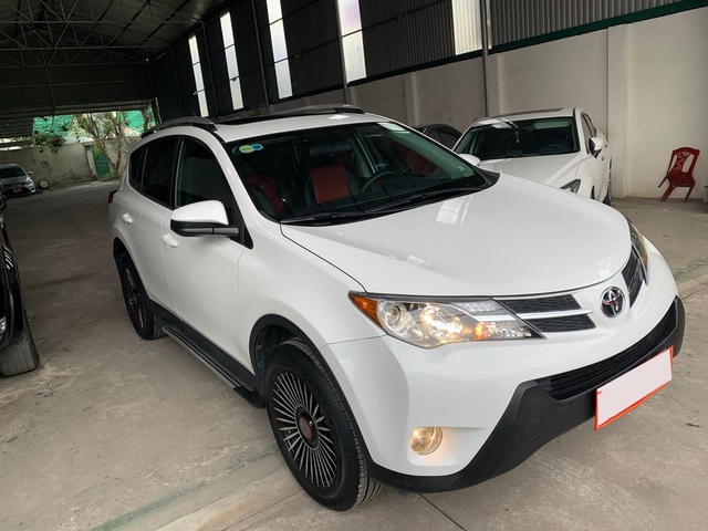 8 năm tuổi, Toyota RAV4 vẫn có giá bán đắt ngang Hyundai Tucson 2022 mới ra mắt - Ảnh 1. 8 năm tuổi, Toyota RAV4 vẫn có giá bán đắt ngang Hyundai Tucson 2022 mới ra mắt - Ảnh 1.