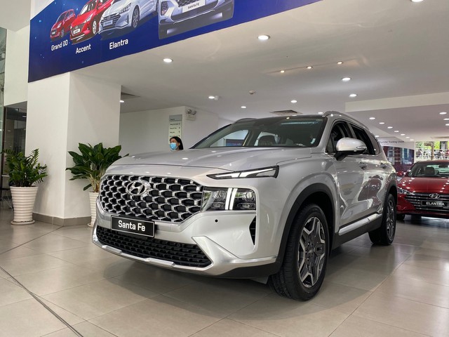 Screaming the price of Hyundai Santa Fe with a difference of VND 130 million, sales were mocked by the online community: 'Knowing all the world' - Photo 3.
