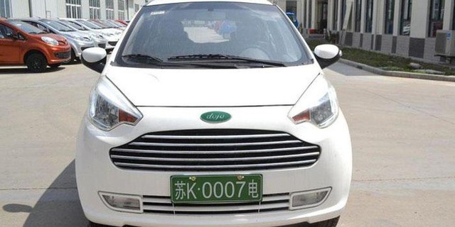 Những mẫu xe Trung Quốc nhái thương hiệu lớn - Ảnh 9.