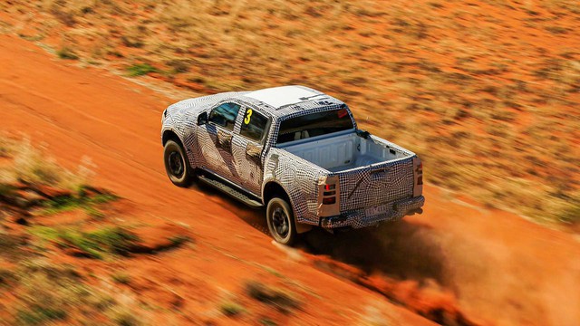 Ford Ranger Raptor đời mới chốt lịch ra mắt 22/2: Động cơ mới, thêm bản R cao cấp cho dân chơi - Ảnh 1.