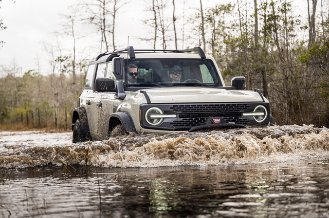 Ra mắt Ford Bronco Everglades - SUV cỡ nhỏ dành cho dân mê off-road giá quy đổi 1,2 tỷ đồng - Ảnh 2.