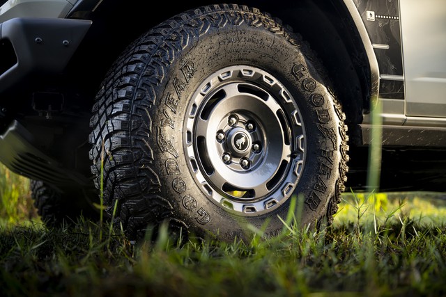 Ra mắt Ford Bronco Everglades - SUV cỡ nhỏ dành cho dân mê off-road giá quy đổi 1,2 tỷ đồng - Ảnh 6.