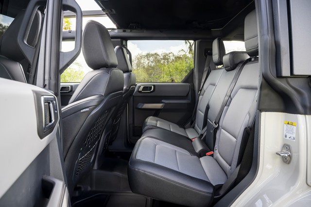 Ra mắt Ford Bronco Everglades - SUV cỡ nhỏ dành cho dân mê off-road giá quy đổi 1,2 tỷ đồng - Ảnh 8.