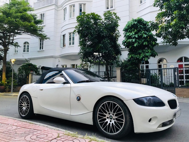 Sau gần 2 thập kỷ, BMW Z4 với ngoại hình như vừa đập hộp được rao bán giá 650 triệu - Ảnh 1.