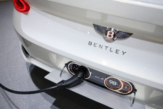 Bentley sắp ra mắt xe mới, đại gia thích đi đầu có thể đặt hàng trong năm nay - Ảnh 1.
