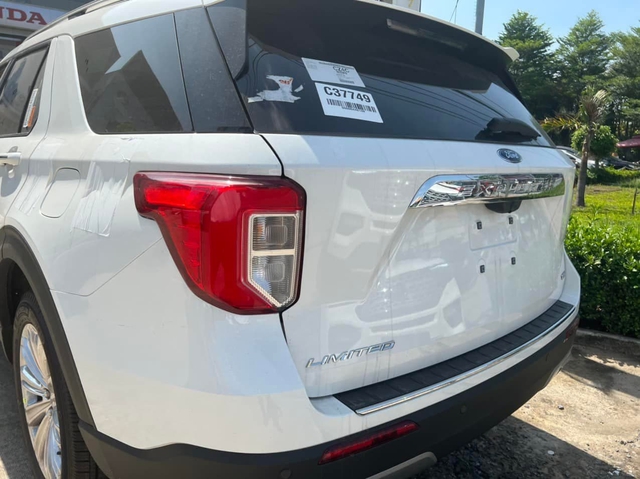 Ford Explorer 2022 ồ ạt về đại lý: Giao xe trong tháng 2, nhiều đại lý hét giá bia kèm lạc 300 triệu đồng - Ảnh 5. Ford Explorer 2022 ồ ạt về đại lý: Giao xe trong tháng 2, nhiều đại lý hét giá bia kèm lạc 300 triệu đồng - Ảnh 5.