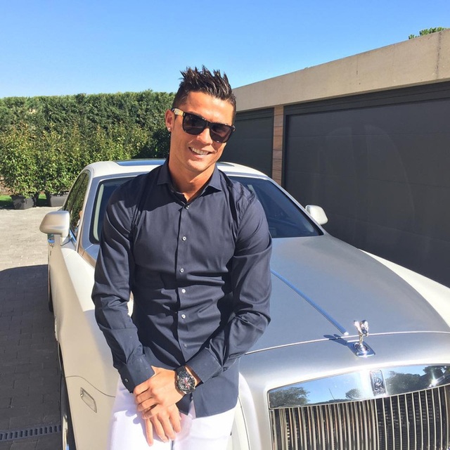 Choáng ngợp với bộ sưu tập siêu xe của Ronaldo: Mượn 1 em vi vu ngày Tết thì hết nước chấm! - Ảnh 5.