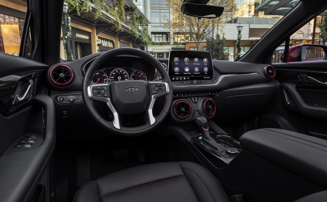 Ra mắt Chevrolet Blazer 2023 - SUV ngang cơ Honda CR-V được nâng cấp thiết kế và công nghệ - Ảnh 4.