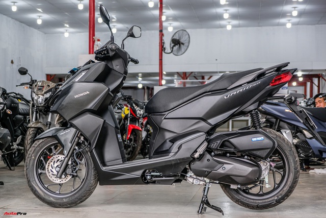 Honda Vario 2022 đầu tiên về Việt Nam: Giá hơn 70 triệu đồng, 2 phiên bản, bom tấn của thị trường xe máy nhập khẩu tư nhân - Ảnh 3. Honda Vario 2022 đầu tiên về Việt Nam: Giá hơn 70 triệu đồng, 2 phiên bản, bom tấn của thị trường xe máy nhập khẩu tư nhân - Ảnh 3.