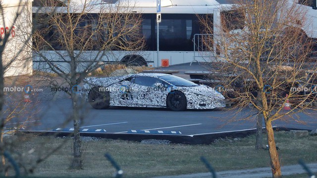Hậu duệ Lamborghini Aventador lại lộ diện, lần này thêm nhiều điểm nhấn mới - Ảnh 2.