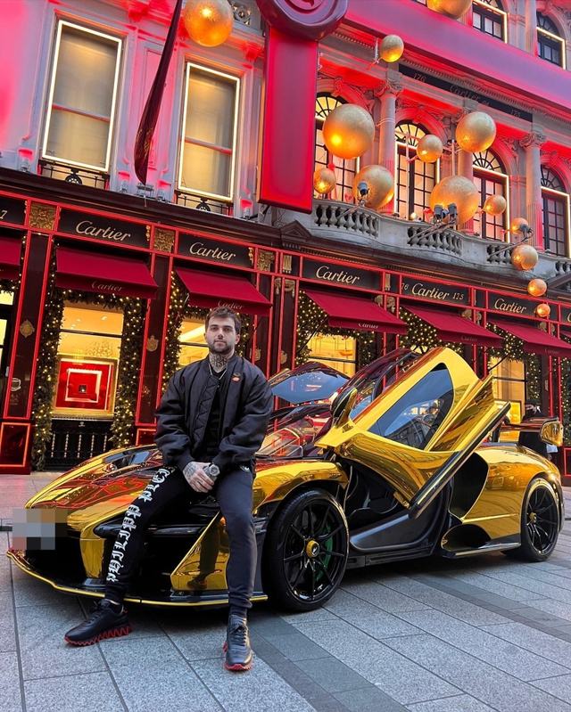 Police detain McLaren Senna studded with millions USD of gold on fault of owner of very cheap car - Photo 1.
