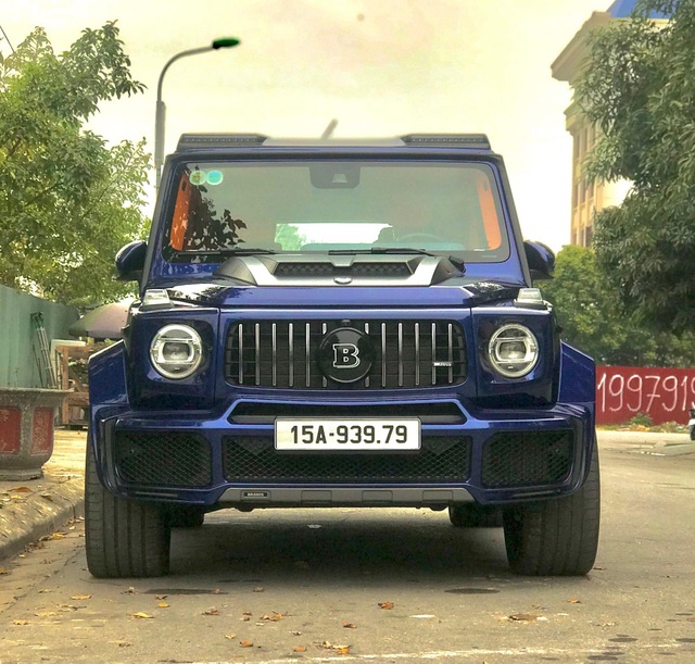 Play Hai Phong style giant car: Buy a Mercedes-AMG G 63 after 3 years to lock in the sea, make a pair of cards that coincide with the Lamborghini Urus - Photo 1.