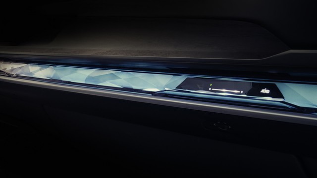 BMW i7 continues to show its face through a series of new photos - Photo 5.