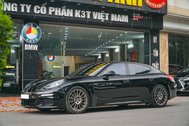 Thought Porsche Panamera broke the box for just over 2 billion, look closely to know the reason behind - Photo 8.