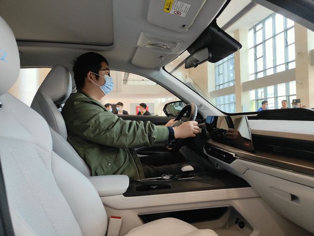  SUV Trung Quốc đẹp lạ, siêu vũ khí là dàn công nghệ, sở hữu nội thất tới 3 màn hình - Ảnh 5.