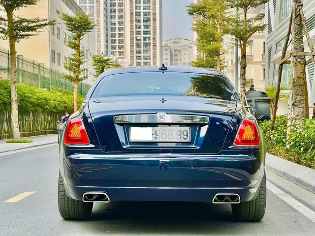 Thanks to the terrible sea, the 6-year-old Rolls-Royce Ghost is still offered for up to 20 billion VND - Photo 3.