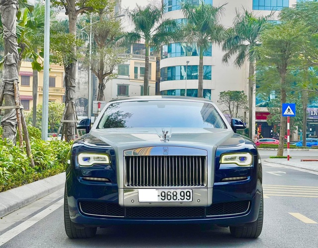 RollsRoyce Ghost làm xe taxi tại Việt Nam 