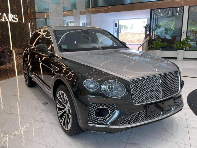 SUV hạng sang Bentley Bentayga First Edition 2021 đầu tiên được đưa lên sàn xe cũ với giá hơn 17 tỷ đồng - Ảnh 3.