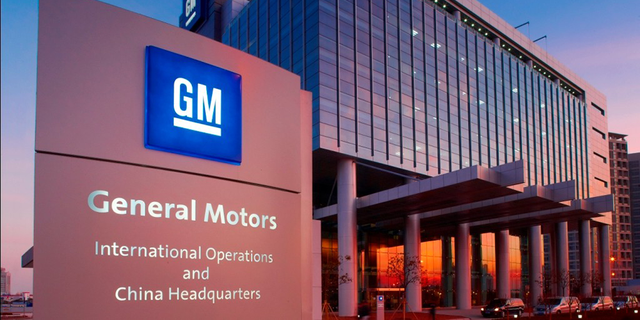 GM yêu cầu công nhân ngủ sàn nhà máy để tránh nguy cơ đóng cửa - Ảnh 1.