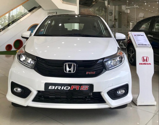 Honda Brio giảm giá 30 triệu đồng tại đại lý: Giá thấp nhất 418 triệu đồng, hy vọng cuối cùng trước Fadil và Grand i10 - Ảnh 1.