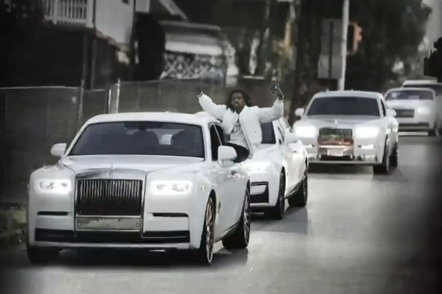 Rapper Lil Baby - Tay chơi xe thứ thiệt với dàn Rolls-Royce khủng 'chính chủ' góp mặt trong 2 MV mới