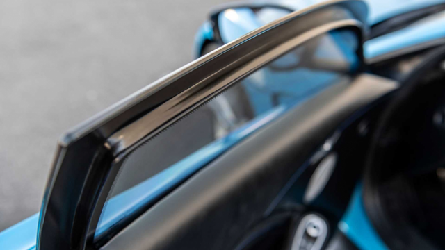 AddArmor converts Aston Martin Vantage supercar into bulletproof car - Photo 5.