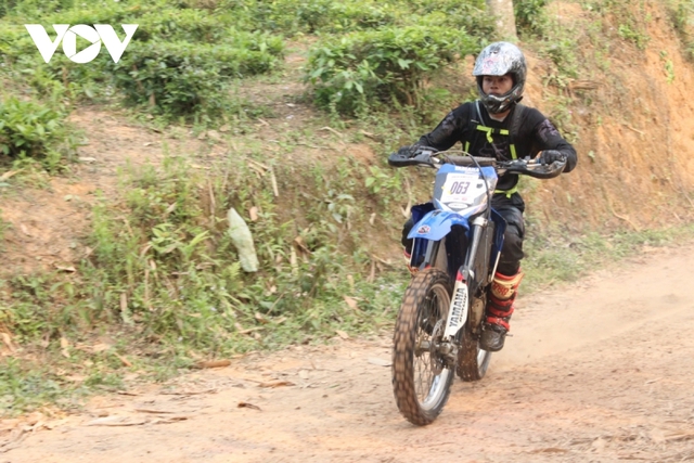 Exciting Vietnam off-road motorcycle race in 2022 - Photo 7.