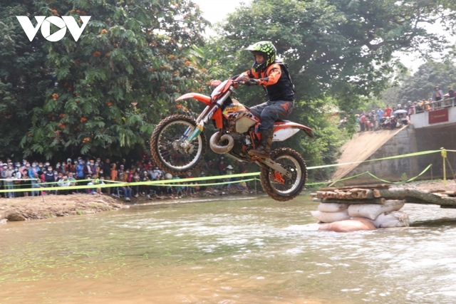 Exciting Vietnam off-road motorcycle race in 2022 - Photo 9.