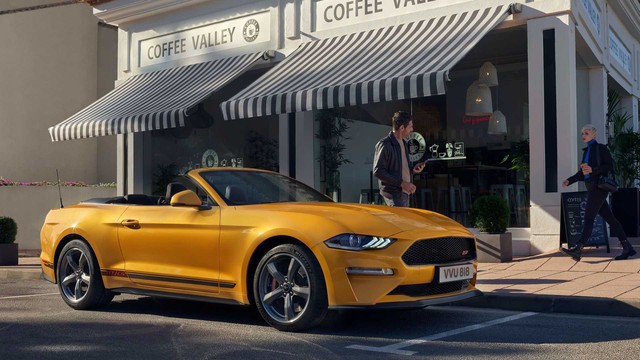 Ford Mustang continues to maintain the throne, is still the best-selling sports car globally - Photo 1.