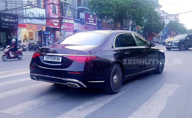 Mercedes-Maybach S 680 giá hơn 27 tỷ đồng đầu tiên tại Việt Nam có biển số, tiền đăng ký đủ mua thêm một chiếc xe sang cỡ trung - Ảnh 3.