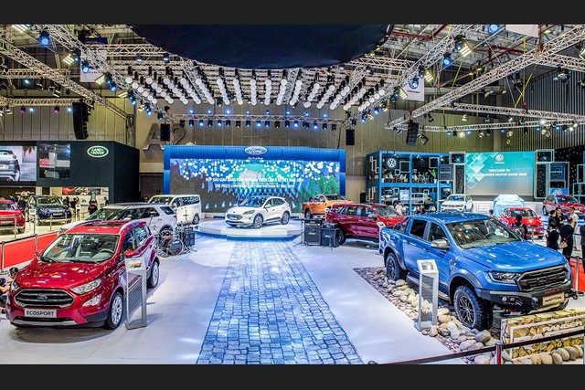 The most spectacular auto show in Vietnam is scheduled to return this year: There have been 11 registered car companies, not only many new cars but also yachts - Photo 4.