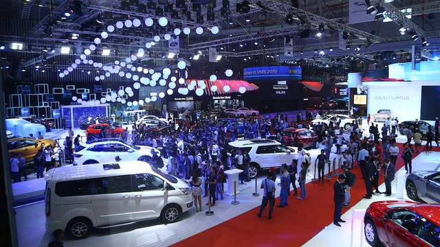 The most spectacular auto show in Vietnam is scheduled to return this year: 11 car companies have registered, not only many new cars but also yachts - Photo 2.