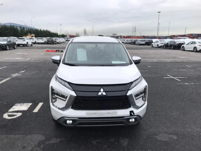 Mitsubishi Xpander 2022 đã về Việt Nam - Bom tấn MPV có phanh điện tử, nội thất sang hơn, sẽ đe nẹt Toyota Veloz Cross - Ảnh 1.