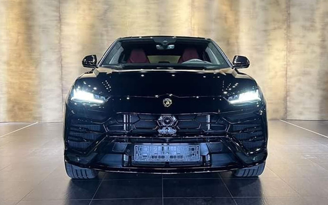 Đại lý tư nhân chào bán Lamborghini Urus giá hơn 20 tỷ đồng, cao gần gấp đôi xe chính hãng - Ảnh 2. Đại lý tư nhân chào bán Lamborghini Urus giá hơn 20 tỷ đồng, cao gần gấp đôi xe chính hãng - Ảnh 2.