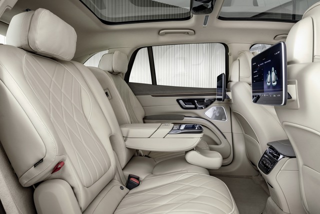 Mercedes-Benz EQS SUV ra mắt: Cabin ngập công nghệ, ngang kích thước VinFast VF9 - Ảnh 10.