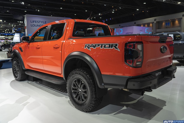 Dealer to receive deposits for Ford Ranger Raptor 2023: Expected price of 1,329 billion VND, delivery in the third quarter, 3.0L V6 petrol engine - Photo 2.