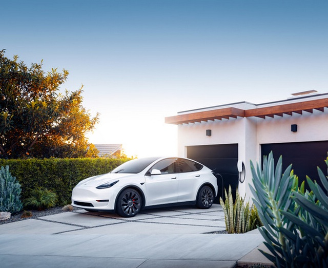 Tesla sells more than 3,400 cars a day in early 2022 despite increasing car prices - Photo 1.