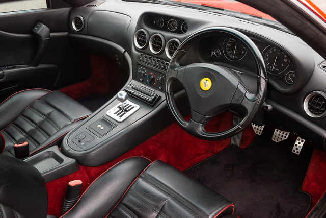 The news of the ancient horse Ferrari 550 Maranello is on the way to Vietnam - Super car for giants who love manual gearboxes - Photo 3.
