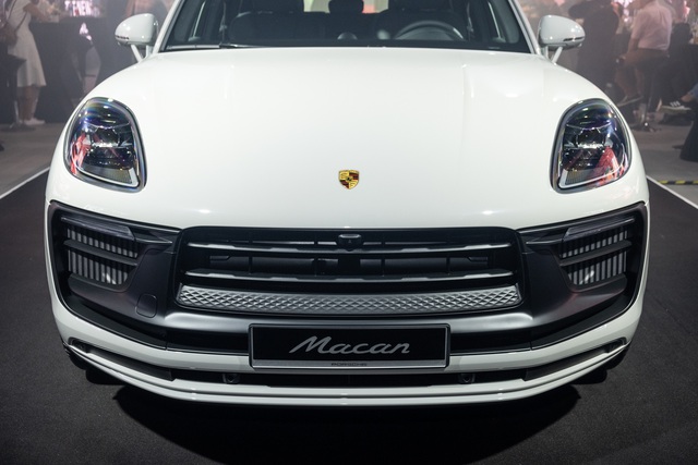 Que Ngoc Hai ordered a Porsche Macan 2022: Single since the car has not been launched, the color of the car is bold with the National Team - Photo 3.