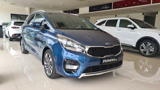Kia Rondo heavily reduced the retail price to VND520 million, paving the way for Carens 2022 to return to Vietnam to fight Xpander and XL7 - Photo 1.