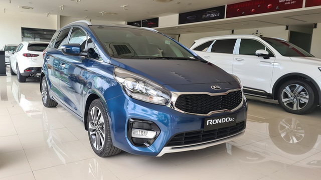 Kia Rondo deeply reduced the price at the dealer to 520 million VND, clearing the way for Carens 2022 to return to Vietnam to fight Xpander and XL7 - Photo 1.